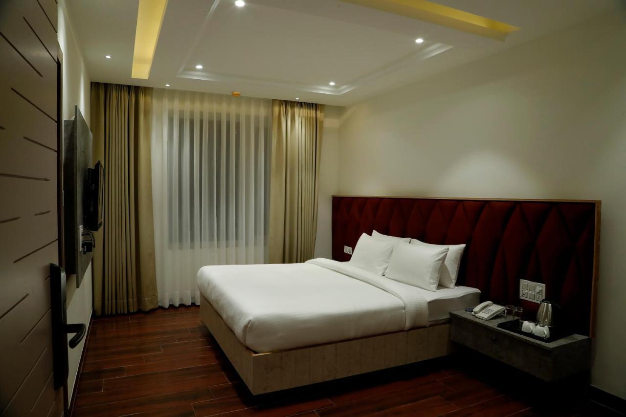 Dayal Hotel Una (Himachal Pradesh) Eksteriør billede